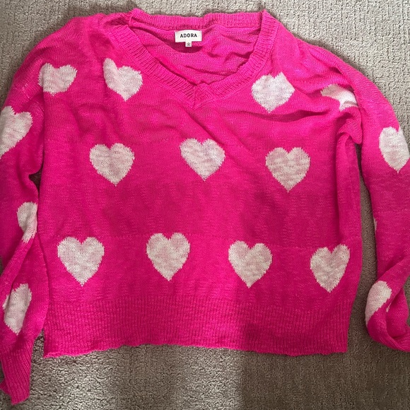 Pink heart v neck - Picture 1 of 1